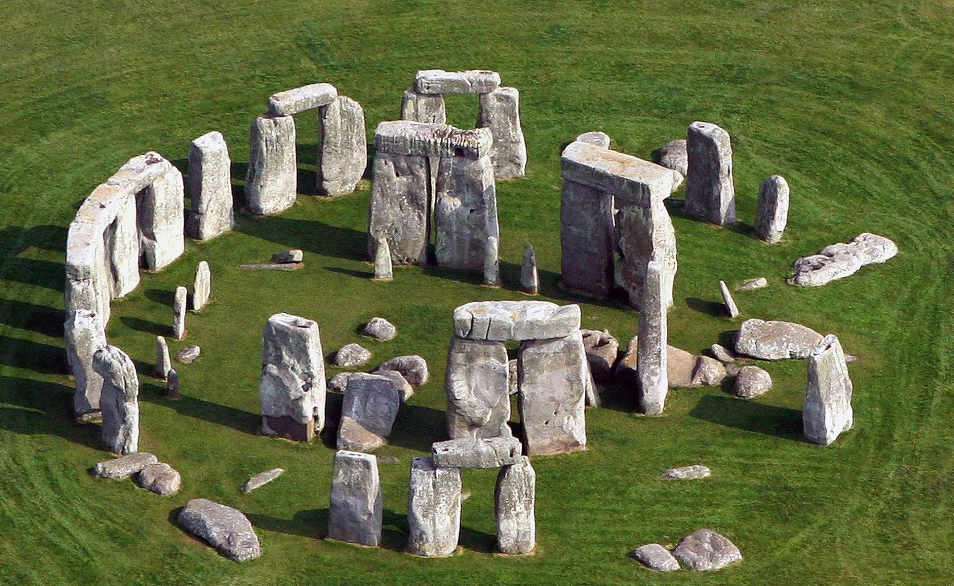 48-stonehenge-wiltshire-c-dave-white-cropped0f03643af114dd91fae10a4d25092d4d-64ef7f2a64217ed3c70e6a7e053e1727.jpg