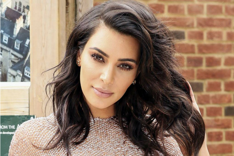 7 Gaya Rambut Kim  Kardashian dari Masa ke Masa yang BIsa 