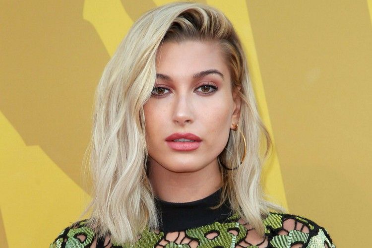 7 Gaya  Rambut  Hailey  Baldwin yang Keren Abis