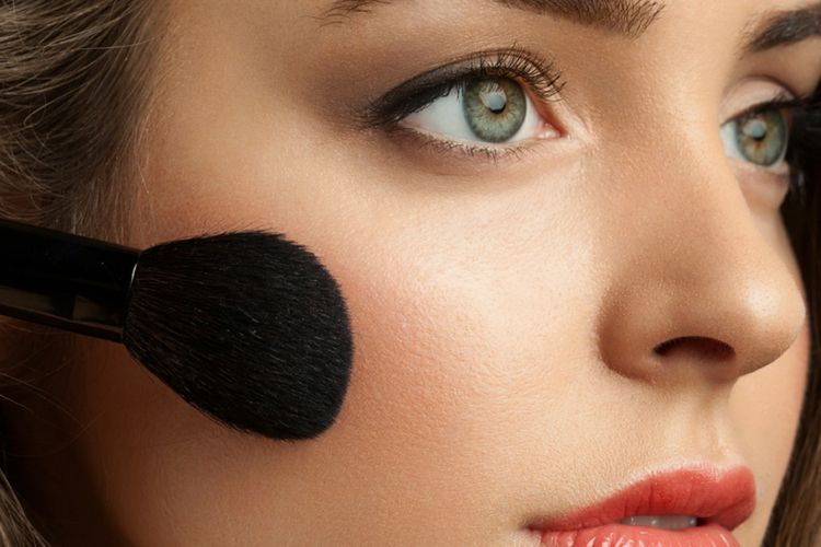 5 Tips Makeup untuk Kamu yang Anti Ribet