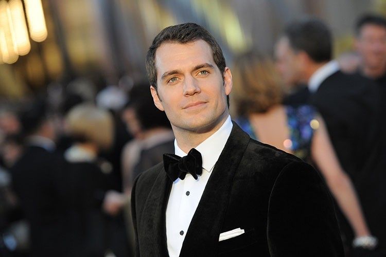 Jadi Aktor Yang Digilai Wanita Ini 7 Fakta Unik Henry Cavill