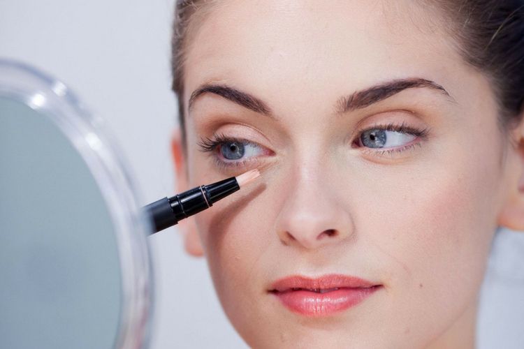 7 Cara yang Bisa Membuat Makeup-mu Terlihat Natural