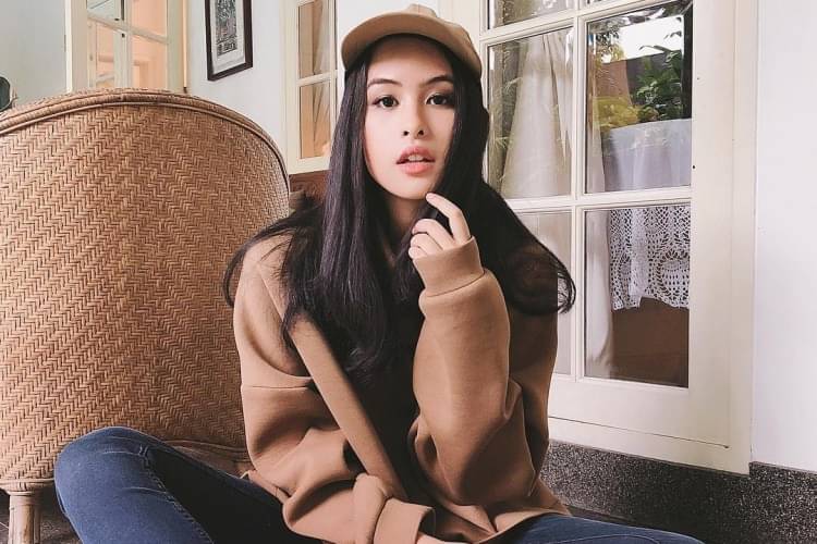 5 OOTD Maudy Ayunda yang Bikin Cowok Terpesona