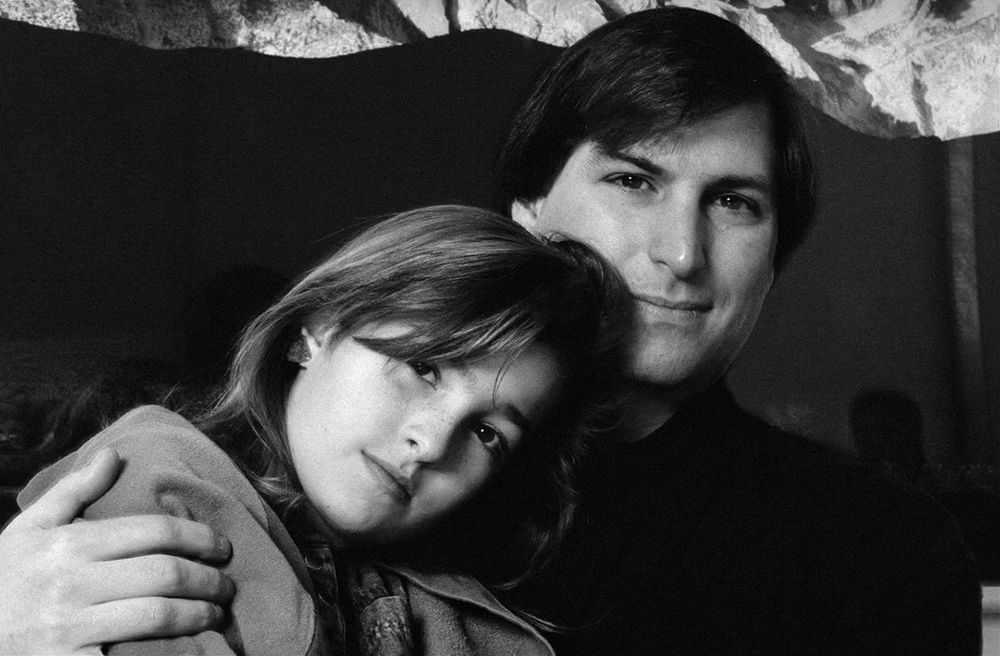 Mengenal Lisa Brennan, Anak Kandung Steve Jobs yang Tak Diakui