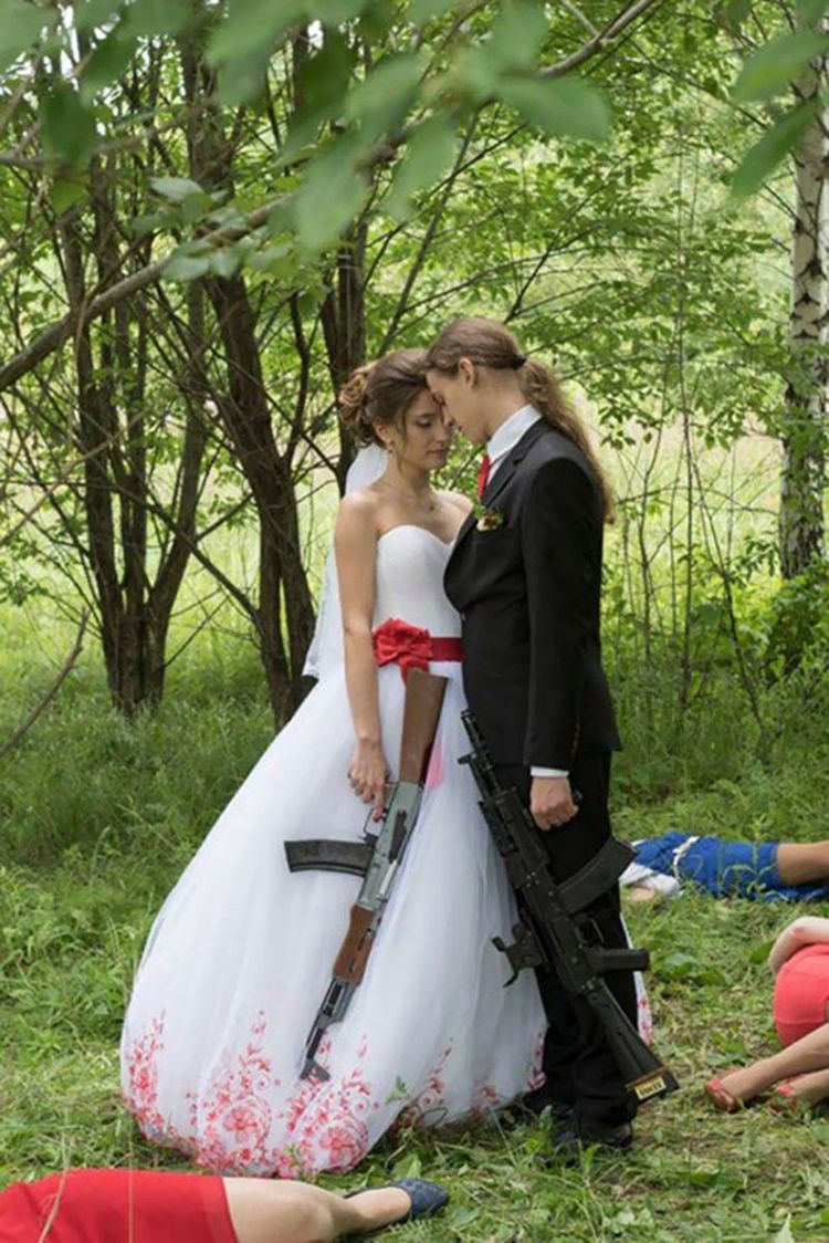 13 Foto Aneh Saat Pernikahan Ini Bikin Kamu Geleng-Geleng Kepala