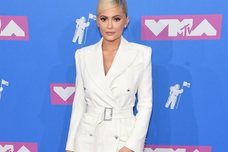Para Seleb yang Berhasil Mencuri Perhatian di Karpet Merah MTV VMA 2018