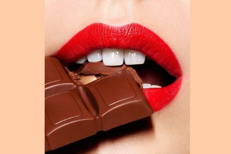 9 Keuntungan Bagi Kamu Yang Suka Makan Cokelat