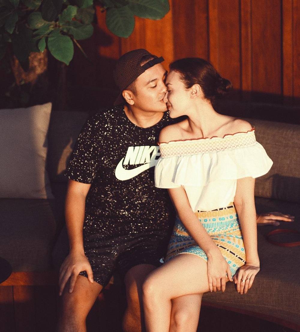 8 Tahun Menikah, Begini Kisah Cinta Rianti Cartwright dan 