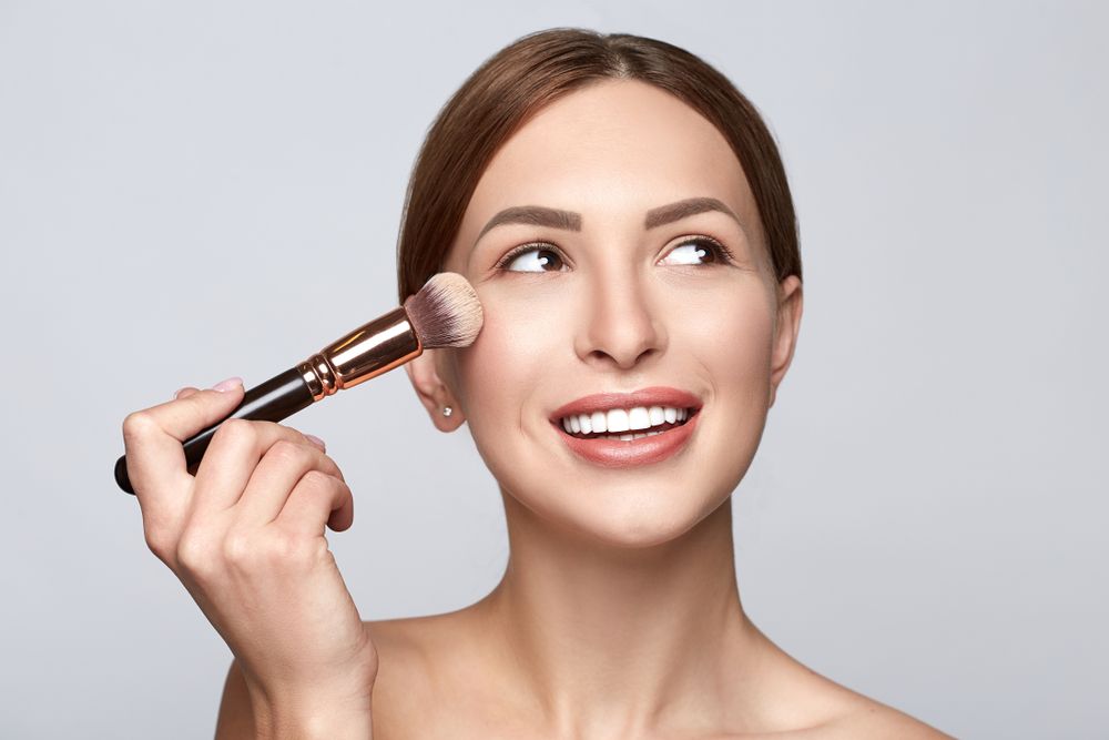 Makeup Cuma Tahan Sebentar? Tiru 5 Tips Ini Biar Tahan Lama