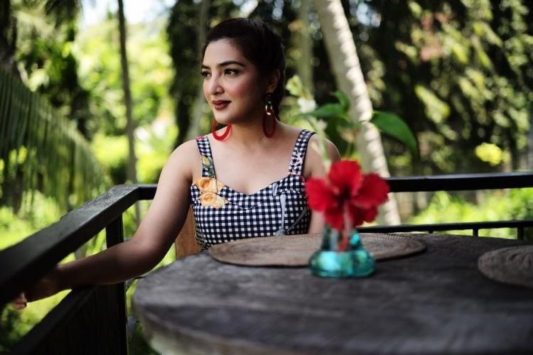 Lagi Tren, 7 Bisnis Ayam Geprek Pedas Ini Ternyata Milik Para Artis