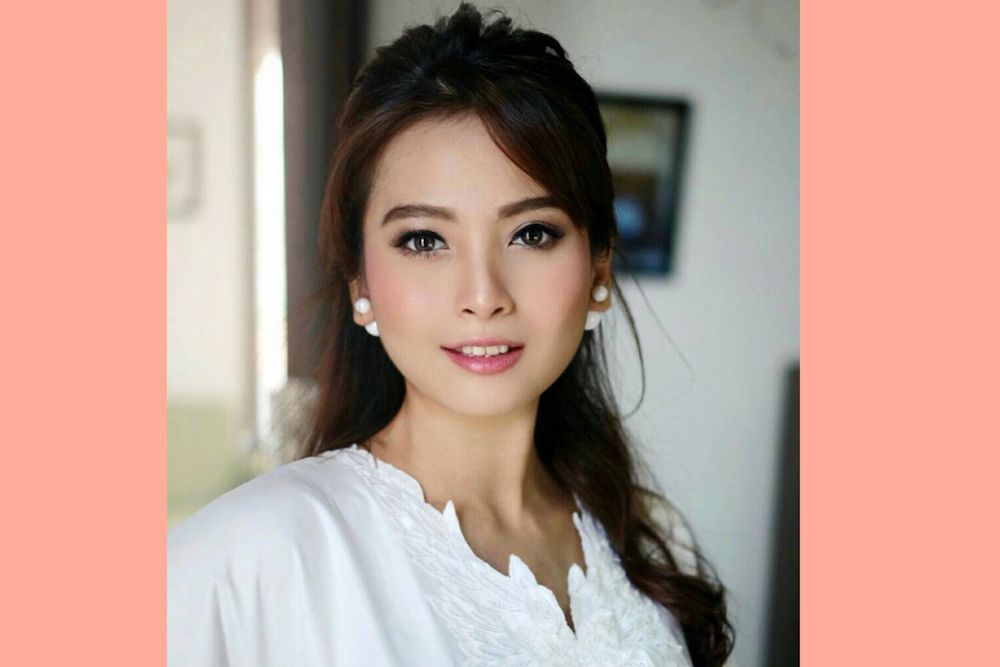 7 Gaya Rambut Feminin Acha Septriasa yang Manis dan Bikin 