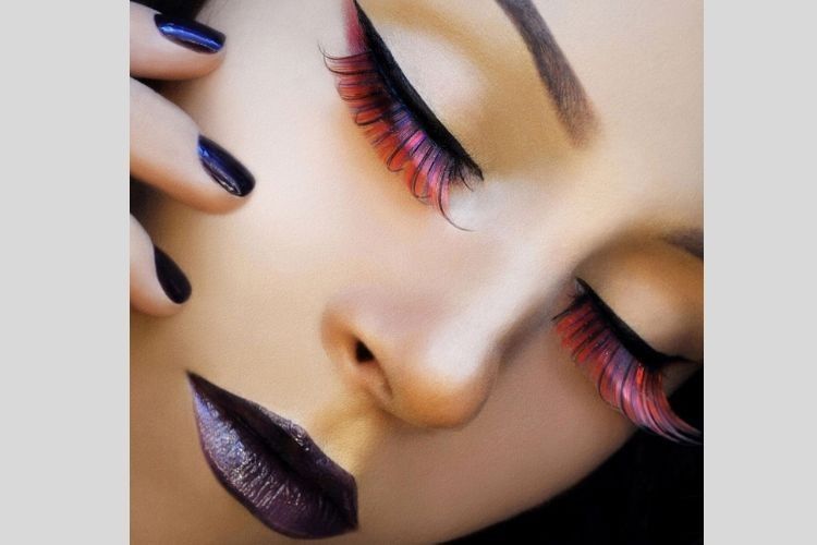 5 Hal Yang Hanya Dirasakan Oleh Para Pecinta Makeup