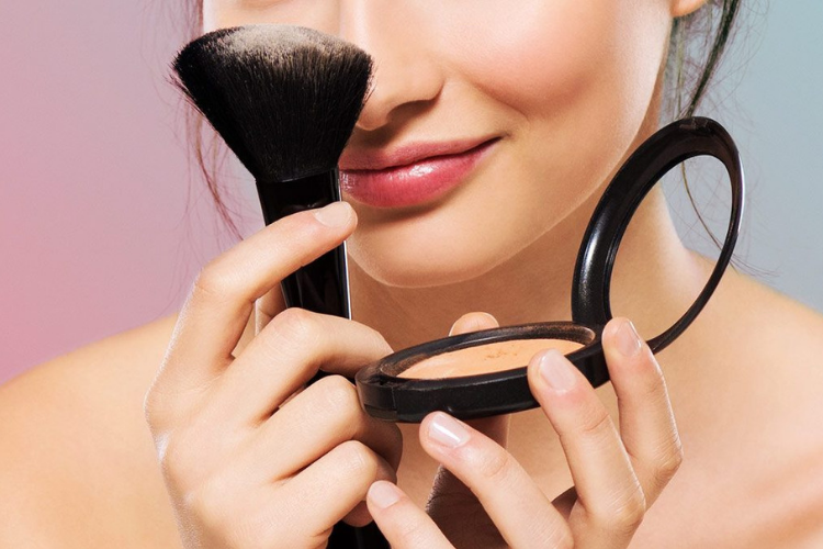 5 Hal yang Hanya Dirasakan Oleh Para Pecinta Makeup