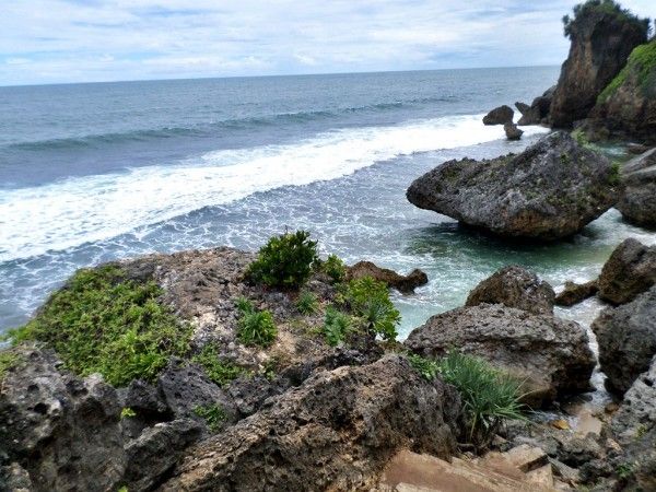 Tamasya ke Yogyakarta? Pastikan Mendatangi 7 Wisata Pantai Eksotis Ini