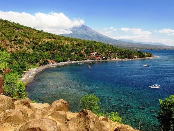 7 Pantai Terbaik di Indonesia