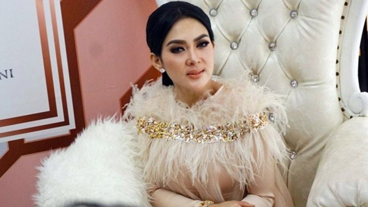 Kronologi Drama Kisah Cinta Luna Maya Reino Barack Dan Syahrini