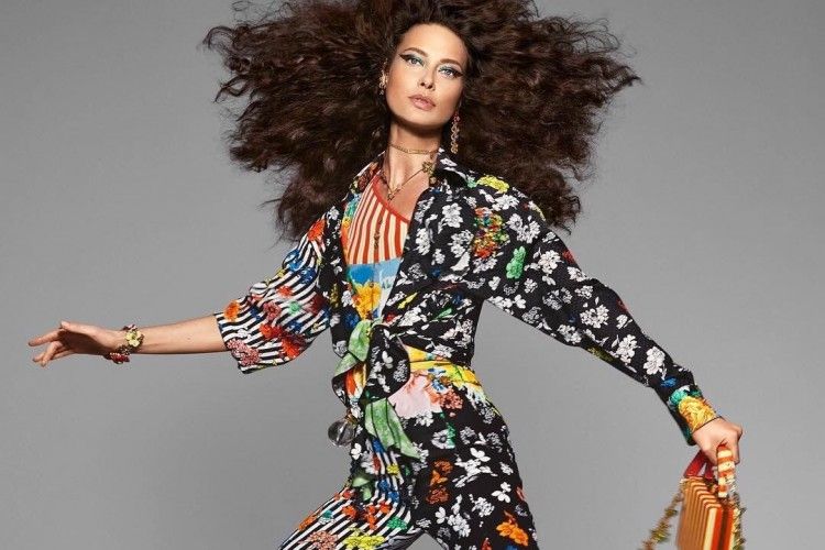 Shalom Harlow Buat Kampanye Iklan Versace Spring 2019 jadi Viral