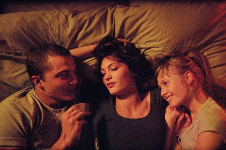 Seks Forno - 5 Film Yang Menampilkan Adegan Intim Secara Nyata