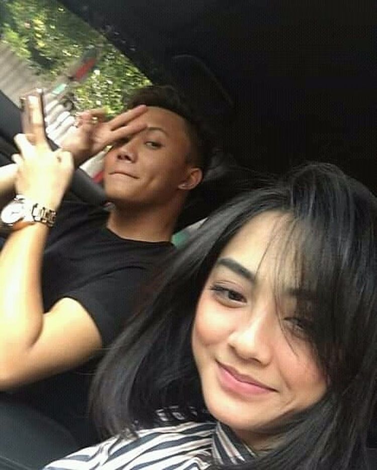 Get Rizky Febian Dan Pacarnya Sekarang Gif