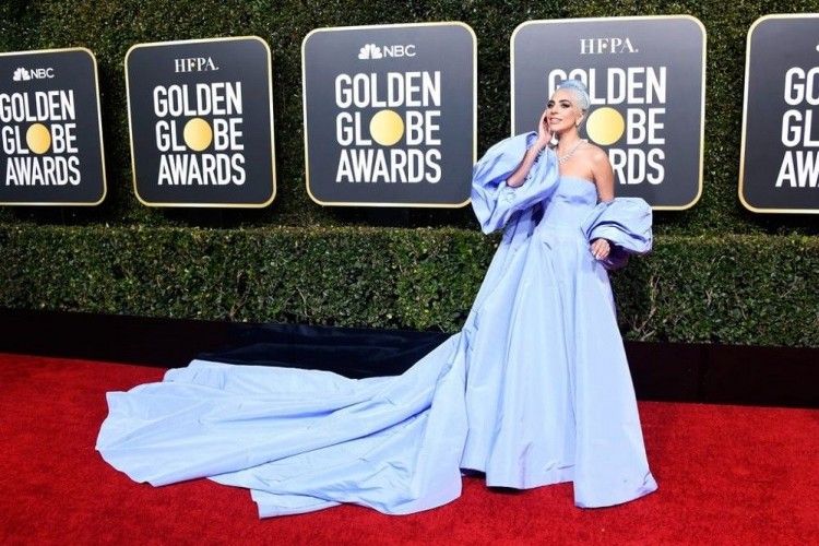 Fakta Dibalik Gaun Indah yang Lady Gaga Kenakan di Golden Globe Awards