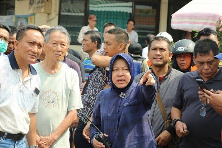 Aksi Turun ke Jalan yang Viral Versi Walikota Surabaya Tri Rismaharini