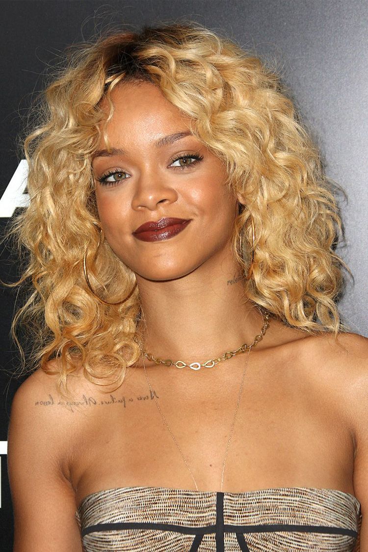 5 Inspirasi Warna  Rambut  untuk Kulit Gelap A la Rihanna