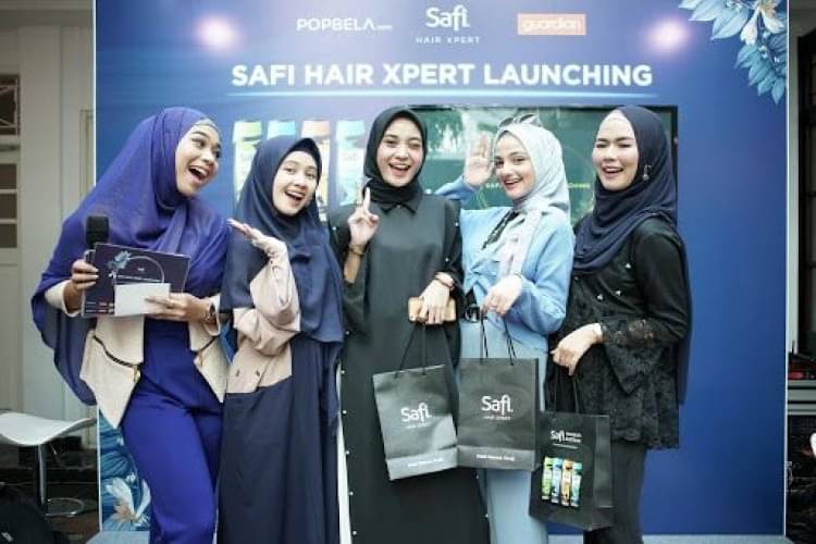 Cewek Hijab Suka Bingung Pilih Shampoo Safi Launching Inovasi Terbaru