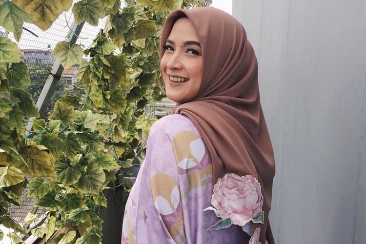 Lania Fira dan 9 Perempuan yang Pernah Mengisi Hati Ariel NOAH