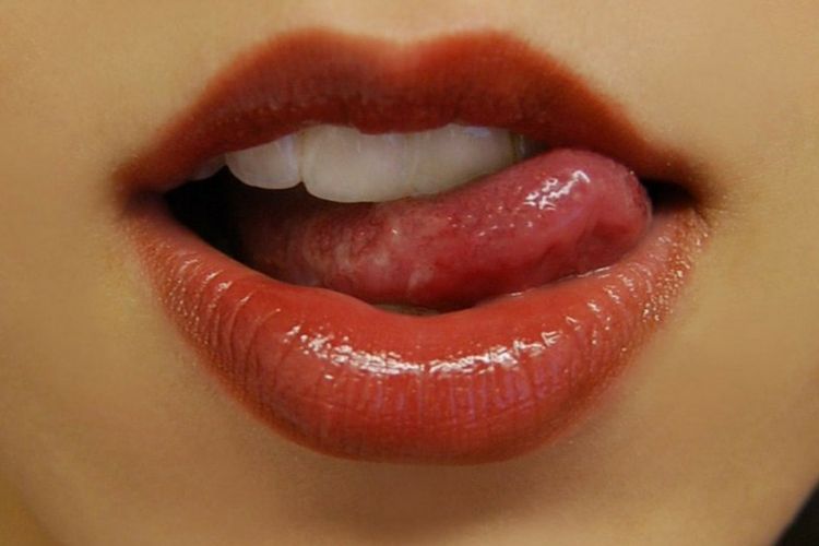 Ini 7 Penyebab Bibir Kering yang Harus Kamu Hindari 