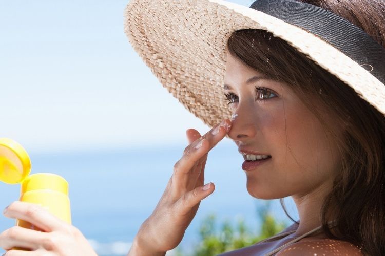 7 Sunscreen Terbaik untuk Kulit Kombinasi, Pilih Yang Mana? | V-Care001