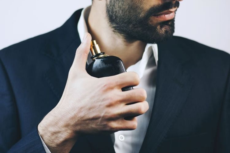 Ini 7 Merk Parfum Pria Terbaik dan Tahan Lama
