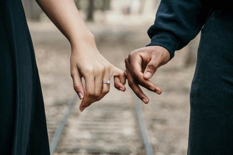 20 Kata Kata Bijak Untuk Suami Yang Romantis Dan Puitis