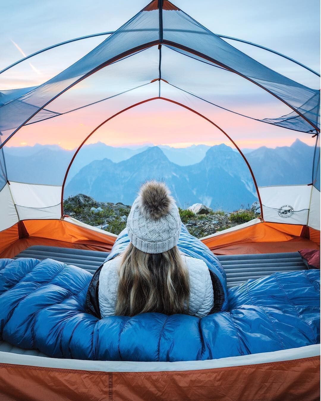 Tenda Transparan Membuat Camping-mu Semakin Seru