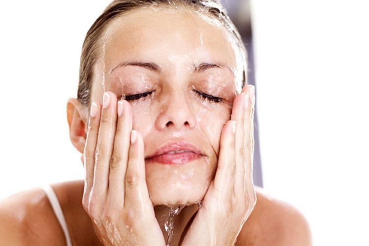Here's How To Take Care Of Wrinkles Effectively 