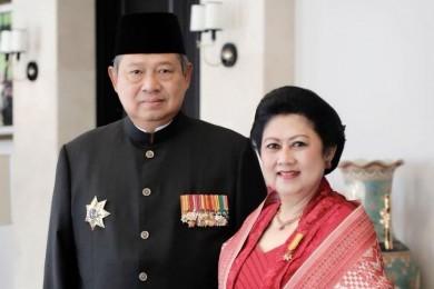 9 Potret Bahagia Ani Yudhoyono dan Annisa Pohan Sang 