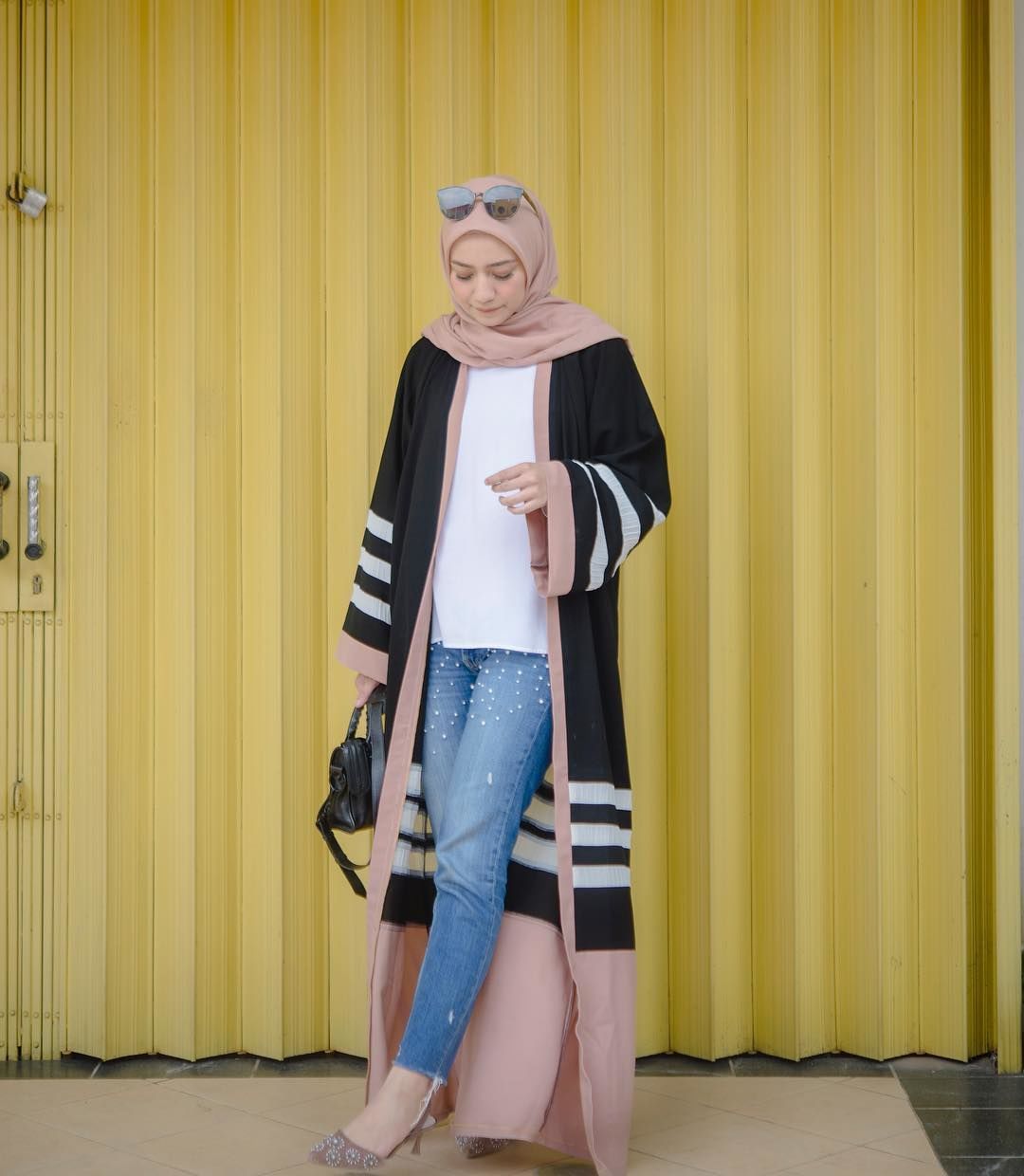 6 Style  Hijab  Dengan Celana  Jeans  Kekinian ala Influencer