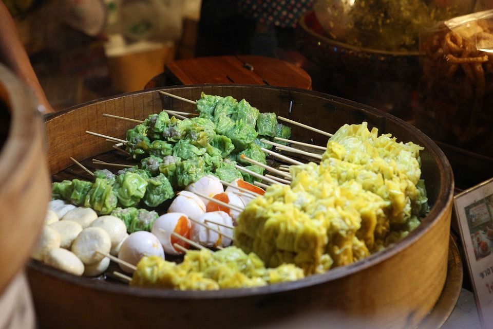 Beli Street Food di Jepang Nggak Boleh Makan Sambil Jalan