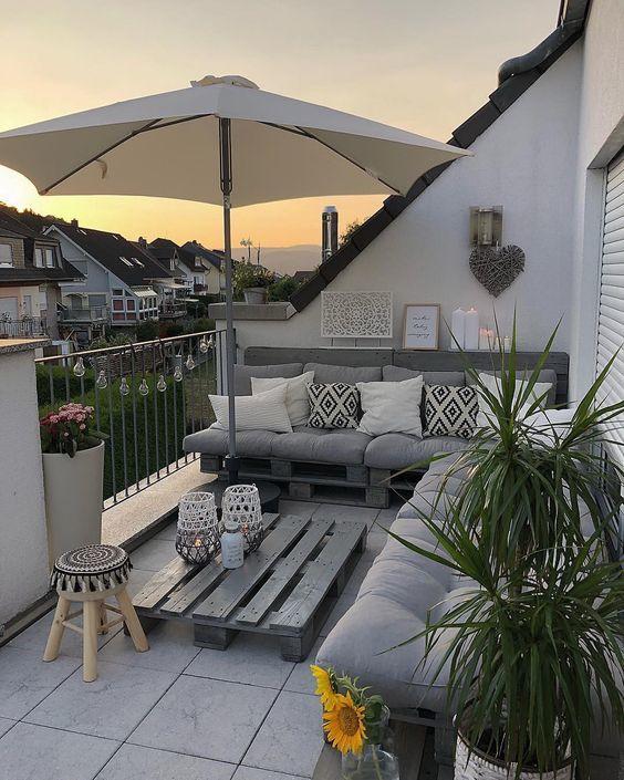 10 Inspirasi Desain Balkon Cantik Di Lahan Sempit