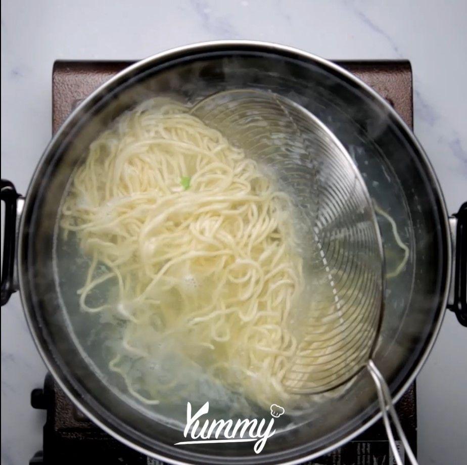 Resep Mie Ayam Yamin & Kuah yang Bisa Dibuat di Rumah