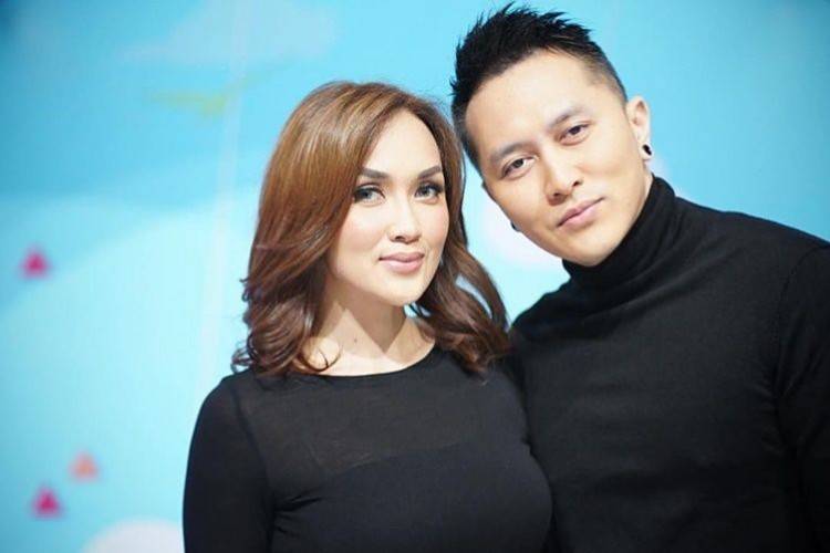 Pernah Kepergok Selingkuh, Kini Rumah Tangga Artis Ini Bahagia
