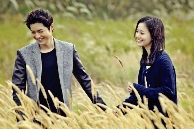 13 Kutipan Super Romantis dari Drama Korea yang Bikin Hati Berbunga