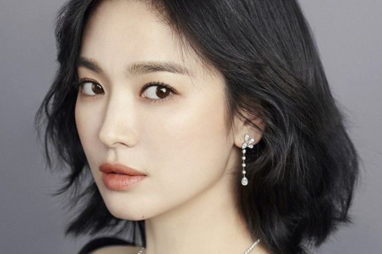 Cerai dari Song Joong Ki, Ini 4 Kejanggalan di Instagram Song Hye Kyo