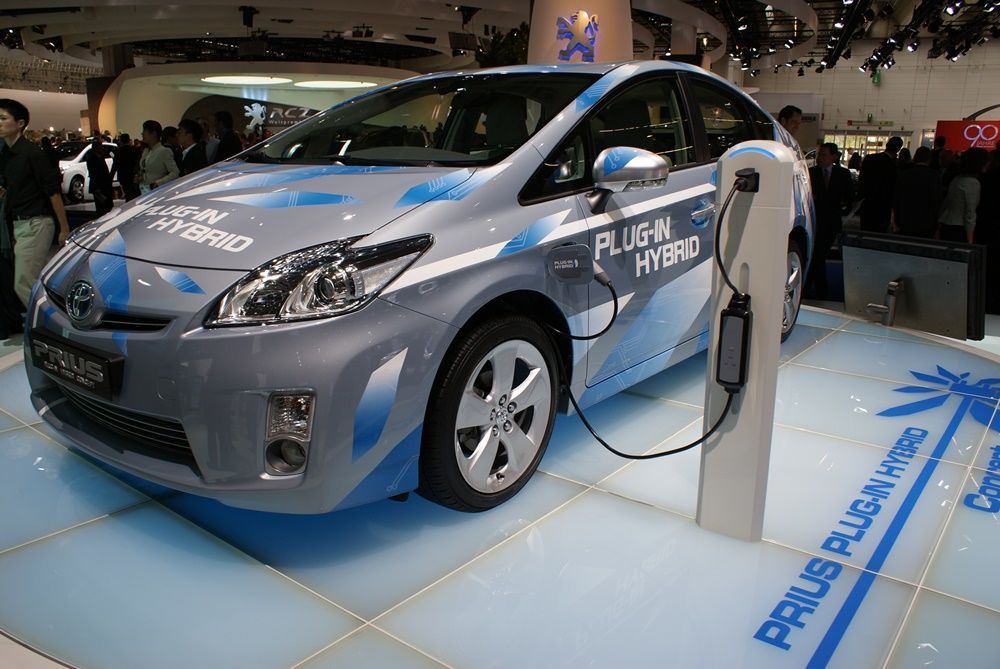 5 Fakta Toyota Prius PHEV, Mobil Impian Menteri Sri Mulyani