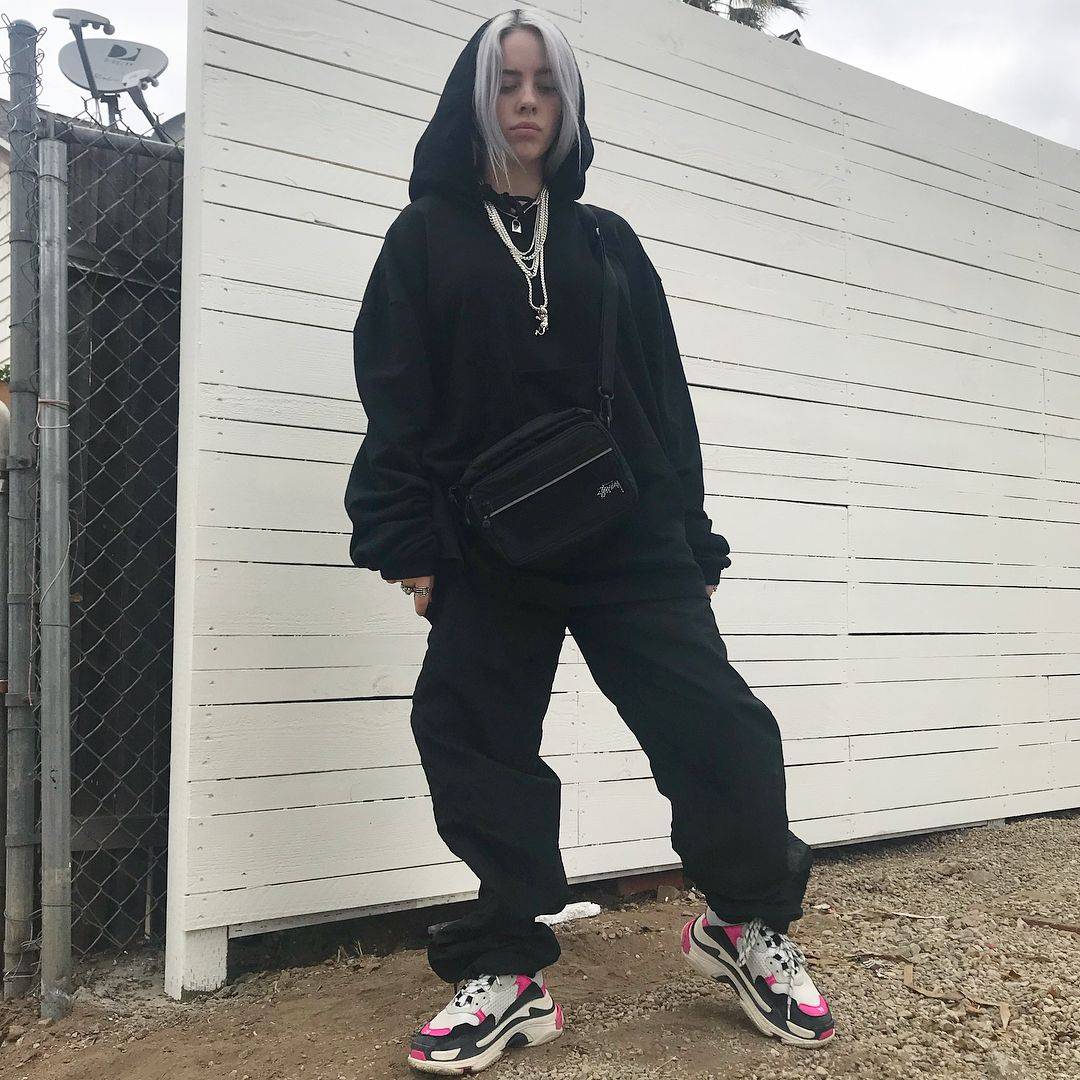 7 Tips Bergaya Jadi Billie Eilish yang Kids Zaman Now Banget!