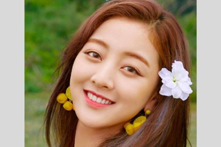 7 Potret Jihyo  Twice  yang Tengah Dekat dengan Kang Daniel