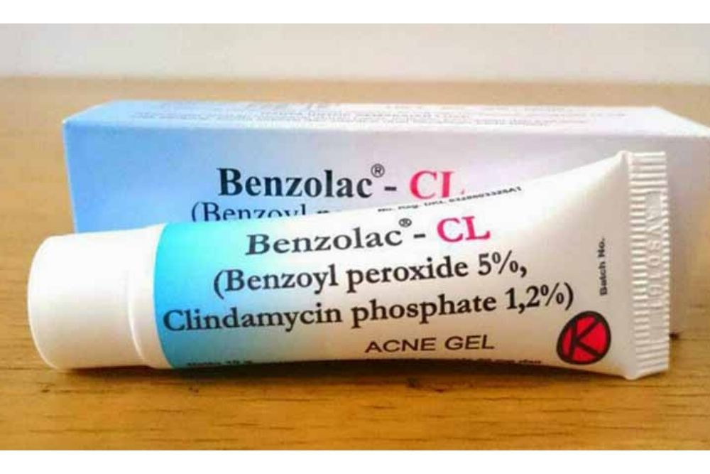 Бензоил пероксид умывалка. Бензоила пероксид и Клиндамицин. Клиндамицин бензоил пероксид гель. Бензоилперкосид + Клиндамицин. Clindamycin Gel acne.