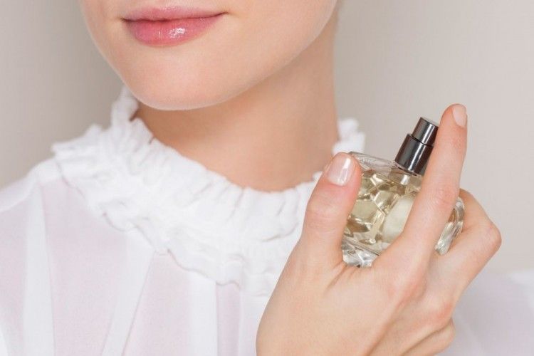 7 Rekomendasi Parfum Perempuan yang Bikin Kamu Wangi Seharian