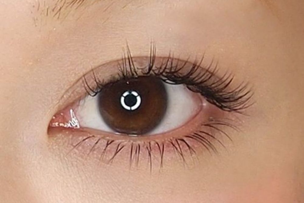 Nggak Cuma Natural, Kenali Jenis 5 Eyelash Extension Berikut Ini 