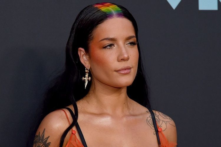 Deretan Gaya Makeup Inspiratf Seleb yang Hadir di Acara MTV VMA 2019