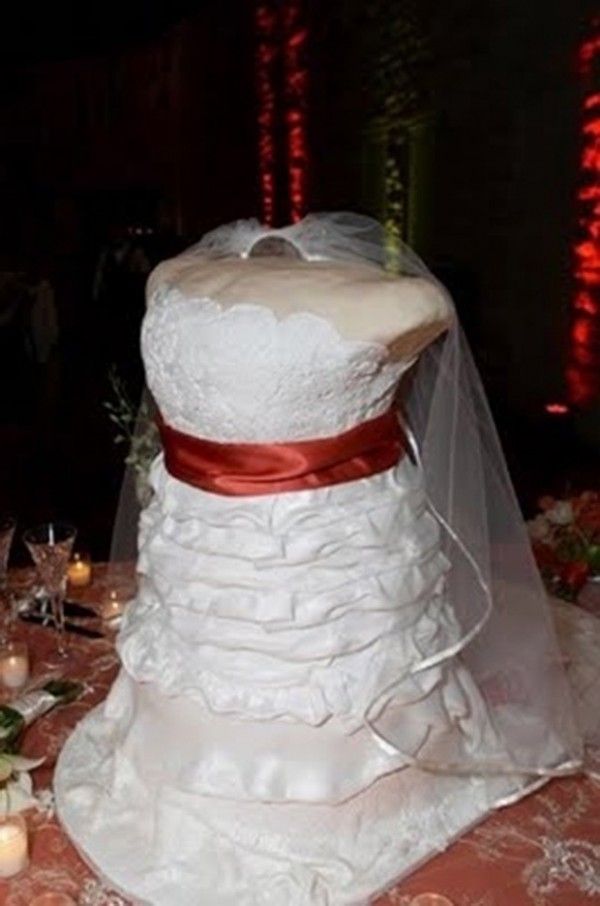 10 Wedding Cake Tergagal yang Pernah Ada, dari Aneh hingga Seram